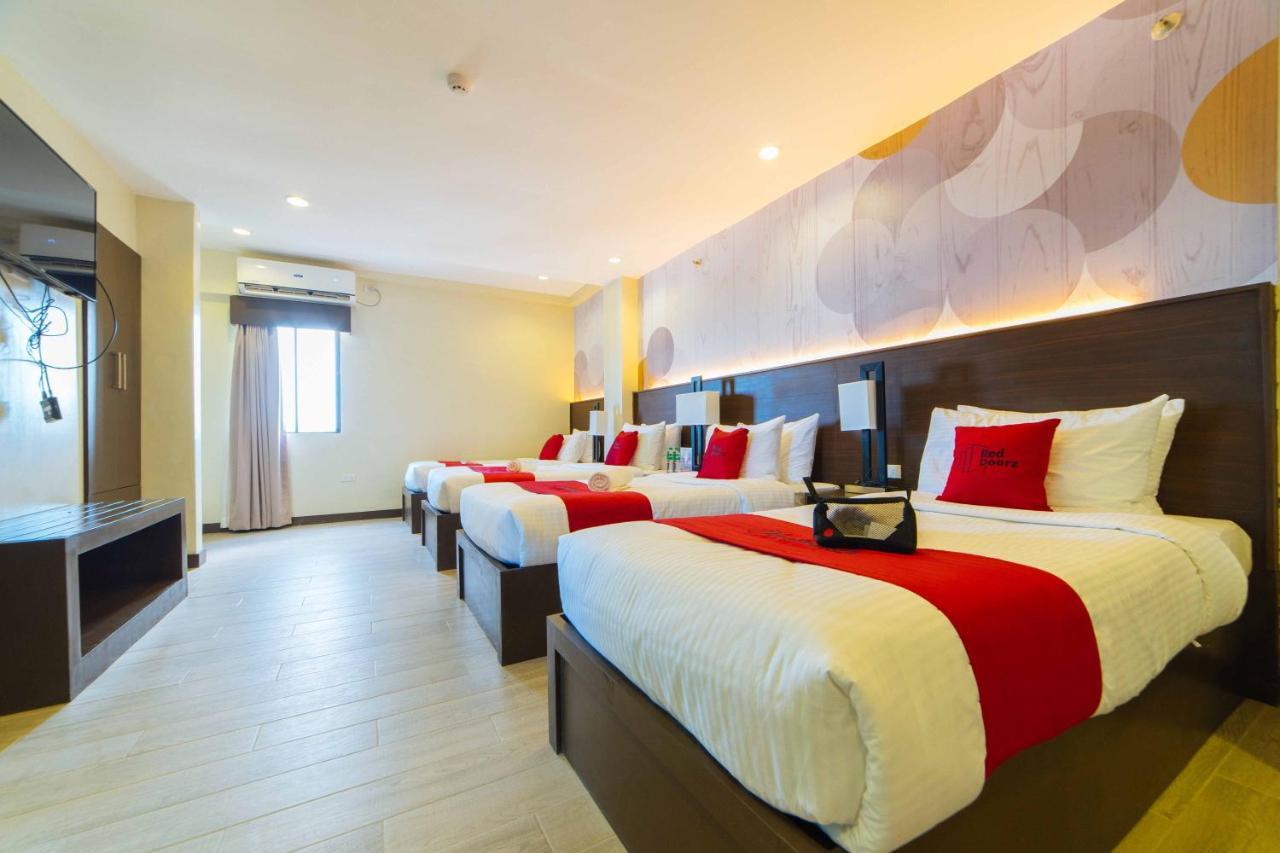 Hotel Reddoorz Premium @ Sta Rosa Tagaytay Road Silang Exterior foto