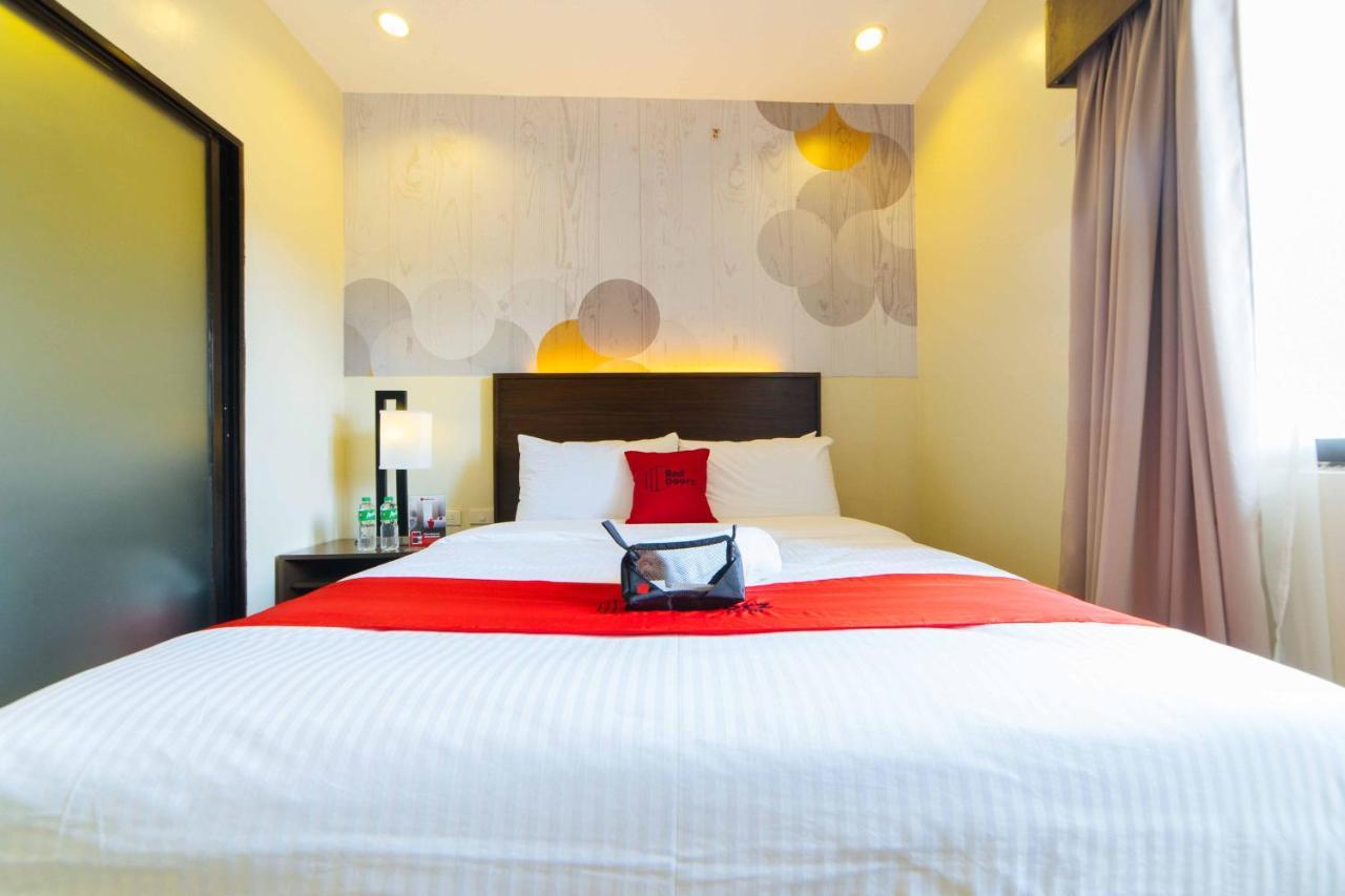 Hotel Reddoorz Premium @ Sta Rosa Tagaytay Road Silang Exterior foto