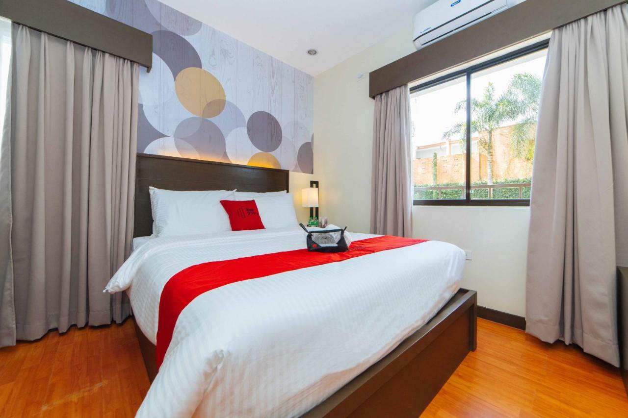 Hotel Reddoorz Premium @ Sta Rosa Tagaytay Road Silang Exterior foto